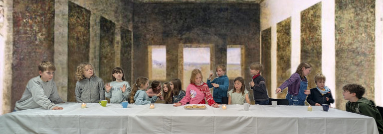 Konfi 3 Kinder stellen das letzte Abendmahl nach